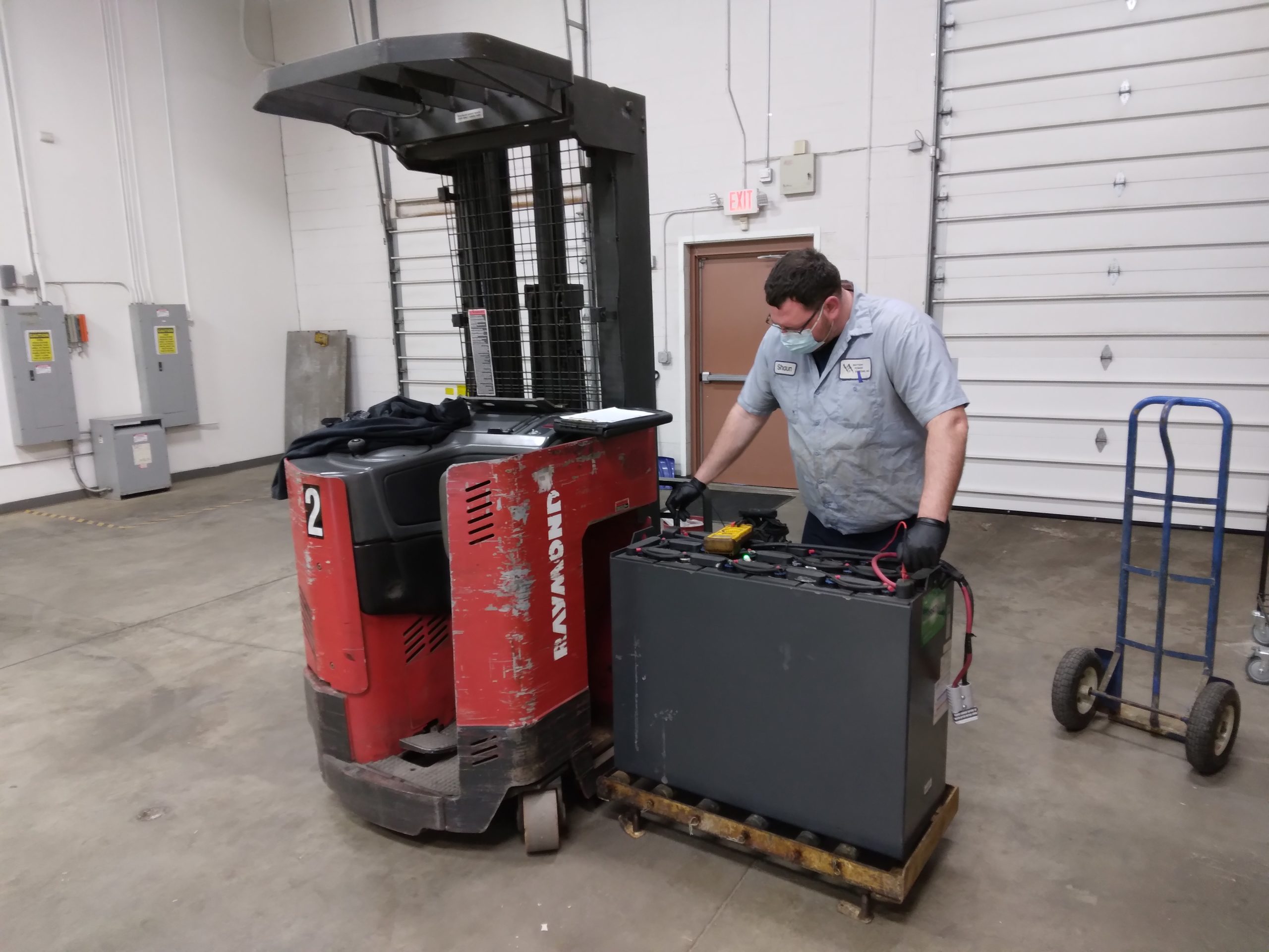 Forklift battery maintenance service