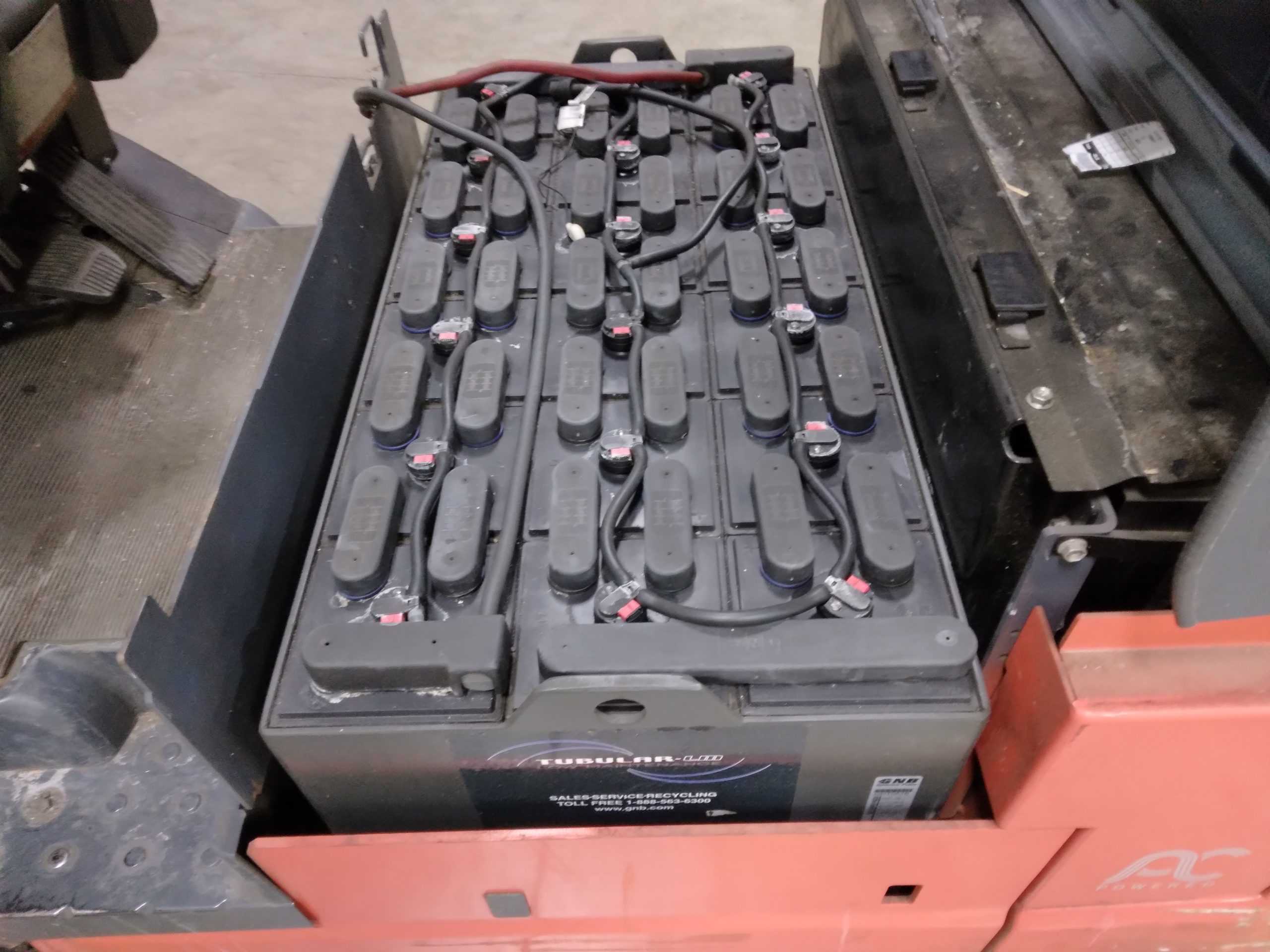 Forklift battery repair service
